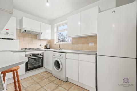 2 bedroom flat for sale, Oakleigh close London, N12