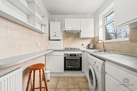 2 bedroom flat for sale, Oakleigh close London, N12