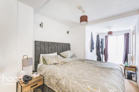 2 bedroom flat for sale, Rye Hill Park, London