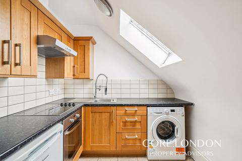 undefined, Walpole Gardens, Chiswick, W4