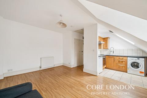 undefined, Walpole Gardens, Chiswick, W4