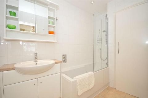 undefined, Laleham Road, Staines-upon-thames, TW18 2DS