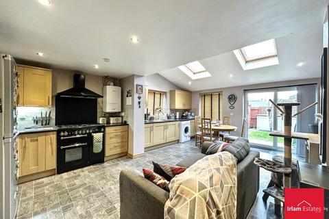 3 bedroom semi-detached house for sale, Rixtonleys Drive, Irlam, M44