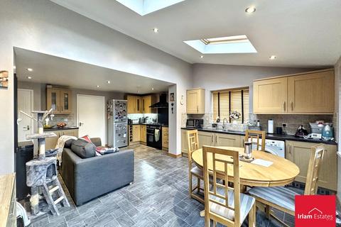3 bedroom semi-detached house for sale, Rixtonleys Drive, Irlam, M44