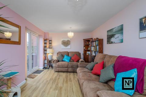 3 bedroom detached house for sale, Lillingstone Avenue, Tamworth, B79