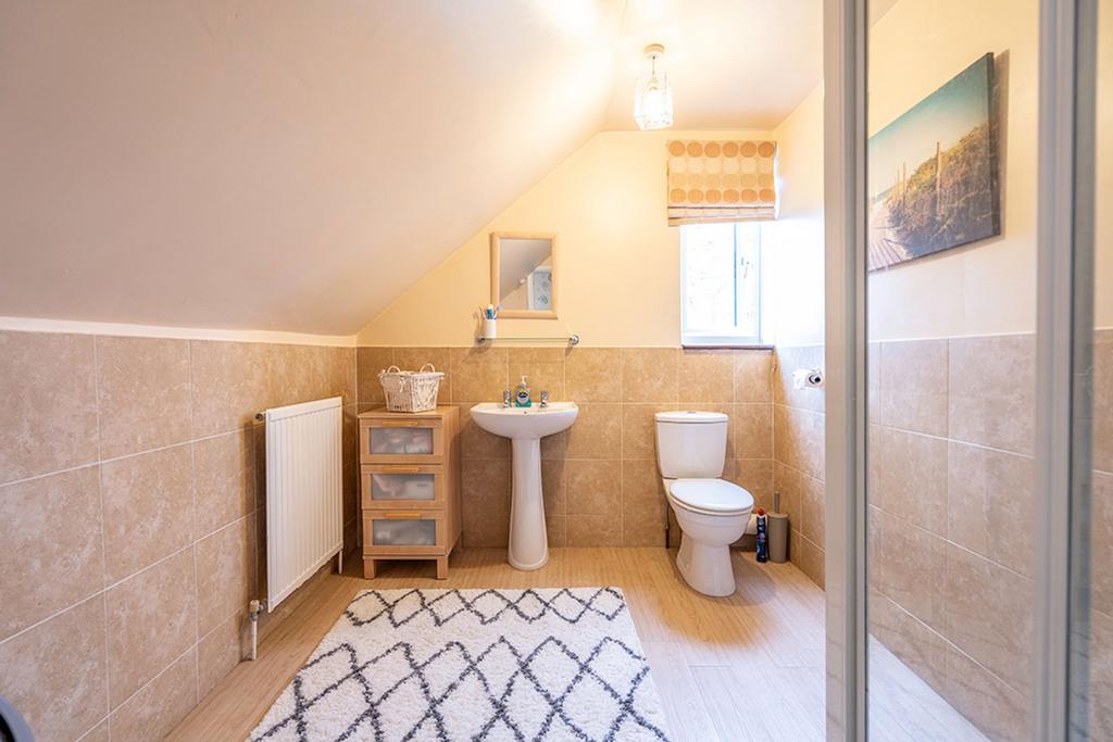Main Bedroom One Ensuite