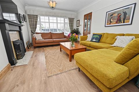 4 bedroom detached house for sale, Long Road, Canvey Island SS8