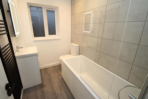 undefined, Water Lane, Kings Langley, WD4