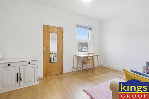 2 bedroom flat for sale, Leopold Road, London