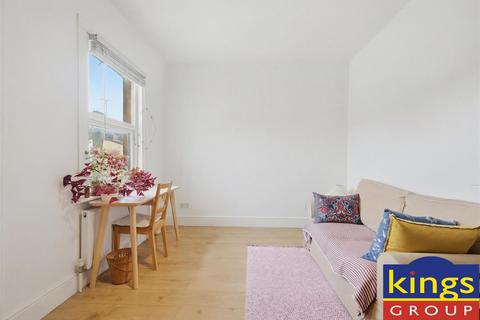 2 bedroom flat for sale, Leopold Road, London
