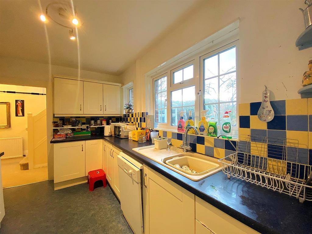 1 New Park Ave - Kitchen2.jpg