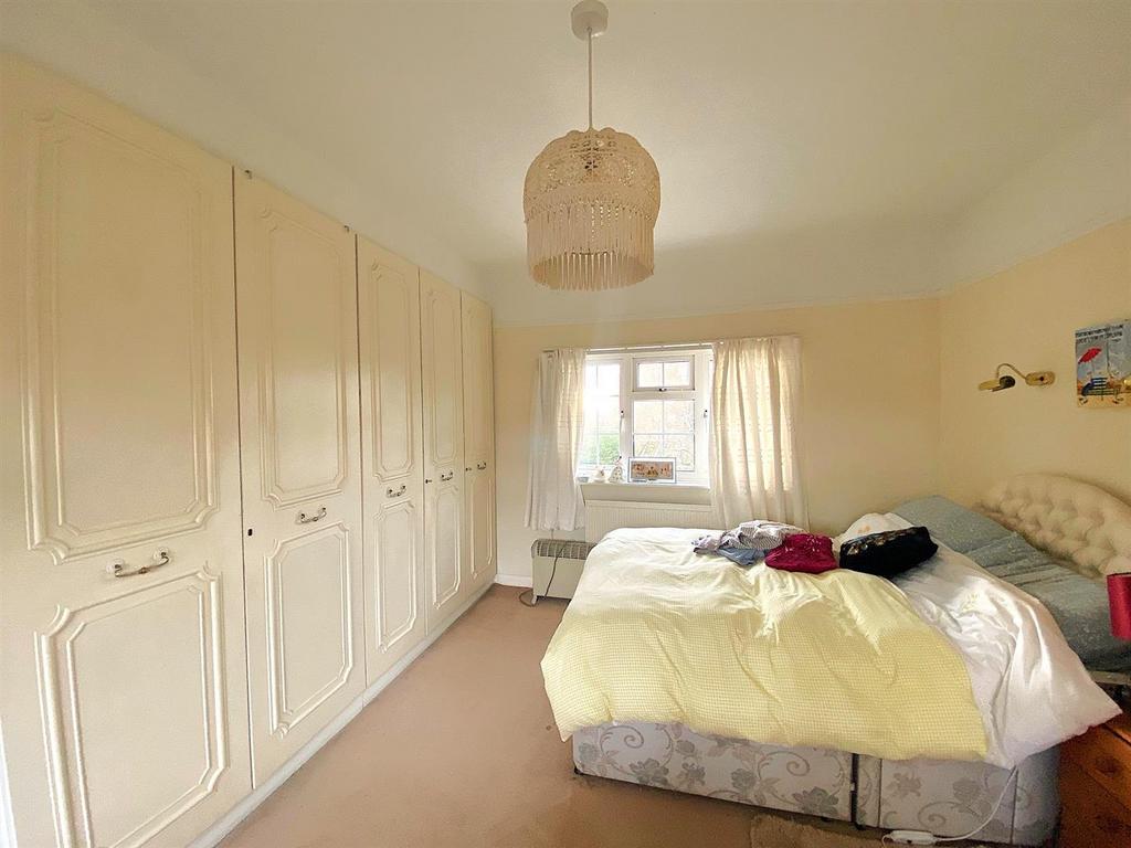 1 New Park Ave - Bed1.jpg