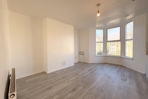 2 bedroom flat to rent, Stacey Road, Cardiff CF24
