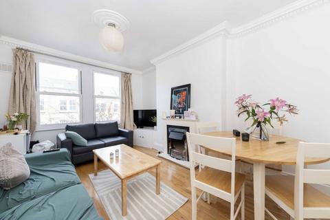 2 bedroom flat for sale, Gascony Avenue, London NW6
