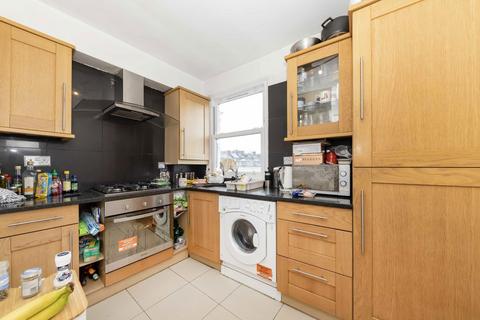 2 bedroom flat for sale, Gascony Avenue, London NW6