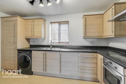 2 bedroom apartment for sale, College Close, Loughton