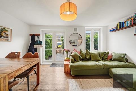 1 bedroom apartment for sale, Bobbin Close, Clapham