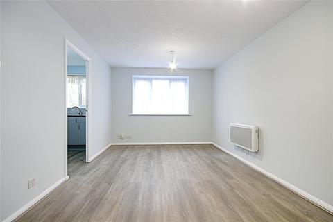 2 bedroom flat to rent, Fisher Close, Enfield, EN3