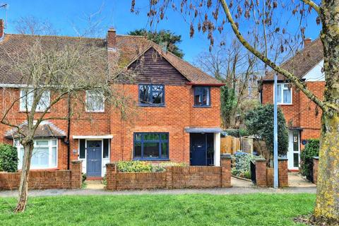 undefined, Crows Road, Epping