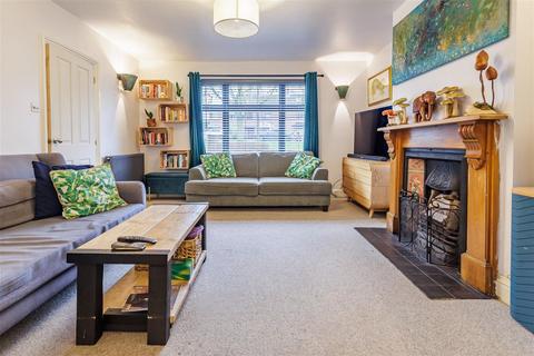 undefined, Crows Road, Epping