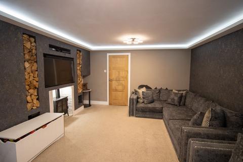 3 bedroom end of terrace house for sale, Bowhill Grove, Thurby Lodge
