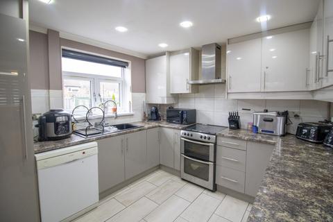 3 bedroom end of terrace house for sale, Bowhill Grove, Thurby Lodge