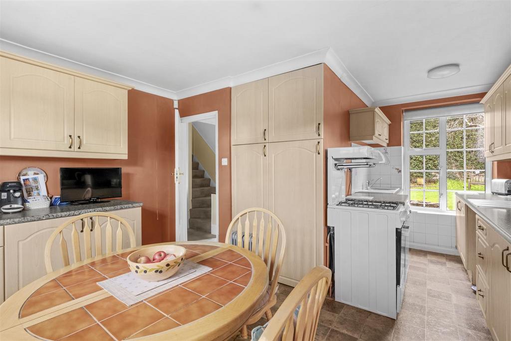 3 Copners Drive, HP15 6 SG-6.jpg