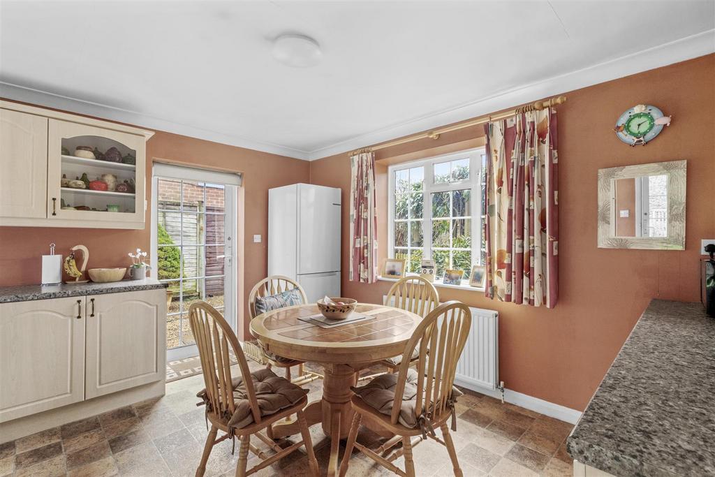 3 Copners Drive, HP15 6 SG-5.jpg