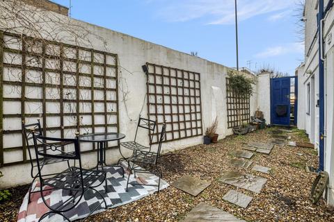 2 bedroom maisonette for sale, Hilldrop Crescent, London, N7
