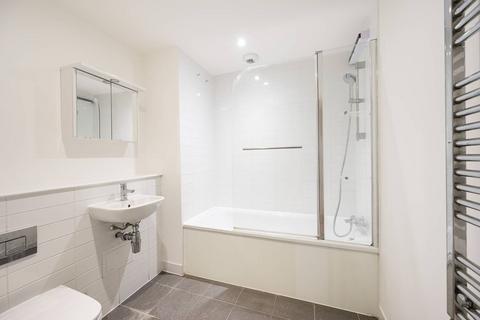1 bedroom flat to rent, London Road, Barking, IG11