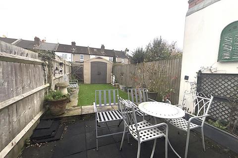 2 bedroom terraced house for sale, Wharton Road, Bromley