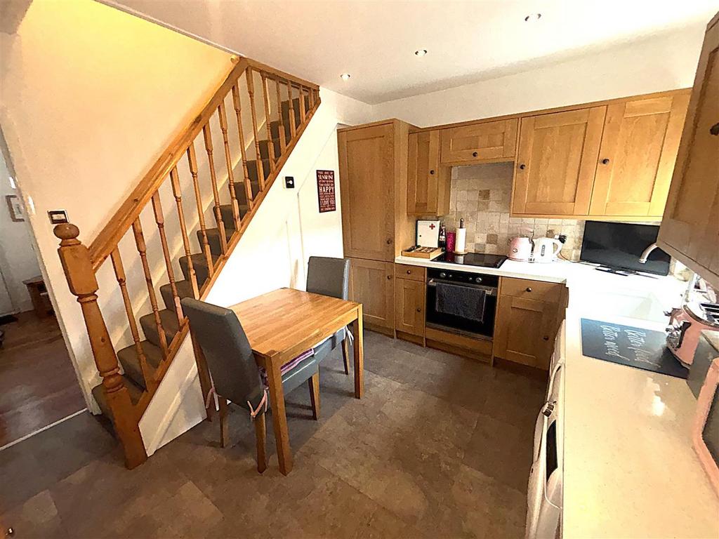 Fitted kitchen
