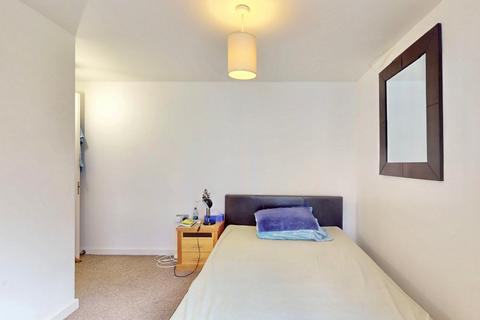 2 bedroom apartment for sale, Pavillion House, Water Gardens Square, Canada Water, London, SE16