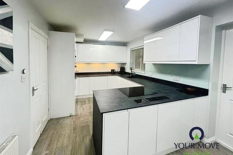 3 bedroom semi-detached house for sale, Pebblebrook Way, Warwickshire CV12