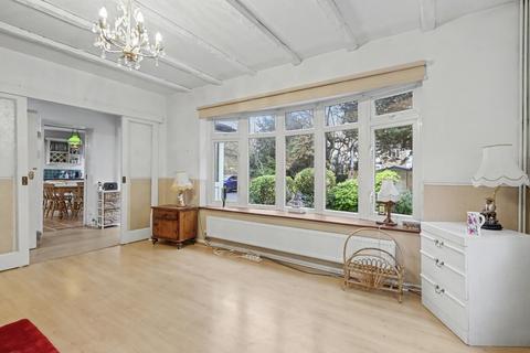 3 bedroom detached house for sale, Castleleigh Court, Enfield