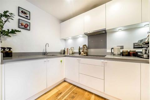 2 bedroom flat for sale, Palmers Road, London E2