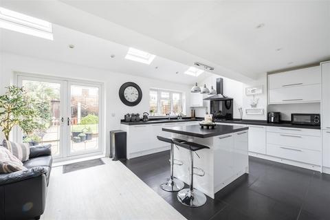 3 bedroom semi-detached house for sale, Chesterton Avenue, Harpenden