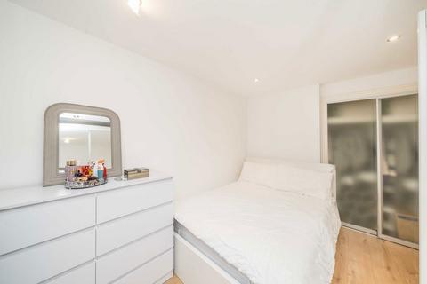 2 bedroom flat to rent, Royal Quarter, Kingston Upon Thames KT2