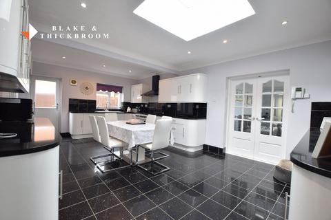 5 bedroom detached bungalow for sale, St Johns Road, Clacton-on-Sea