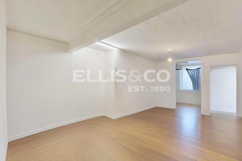 3 bedroom apartment for sale, Penford Street, London, SE5