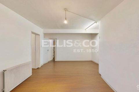 3 bedroom apartment for sale, Penford Street, London, SE5