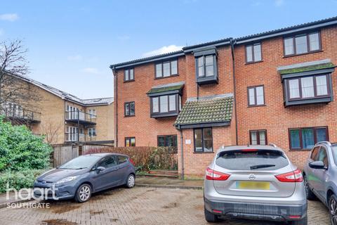 Tempsford Close, Enfield