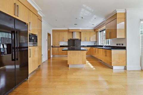 6 bedroom detached house to rent, Granville Close, St George's Hill, Weybridge, KT13