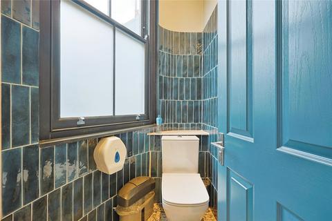 Studio to rent, Bramley Road, London, W10