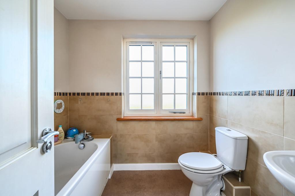 6 Royal Oak close tn31 (13)