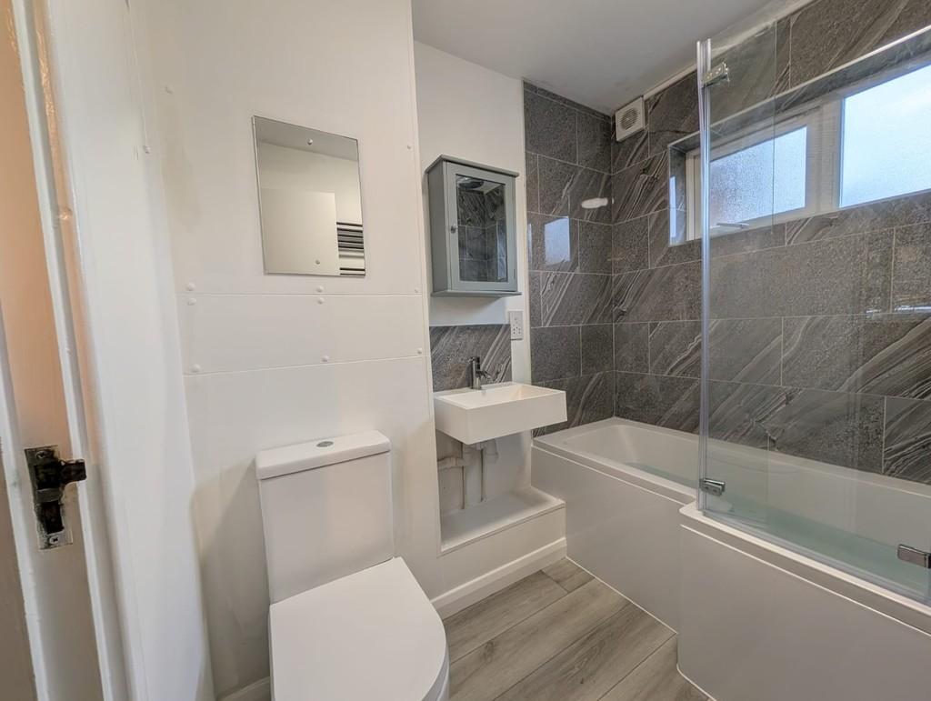 14 gorringes bathroom 1