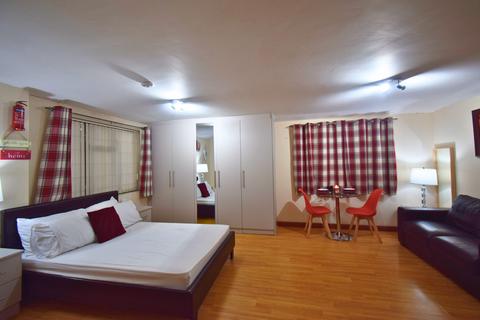 undefined, Long Lane, Hillingdon UB10