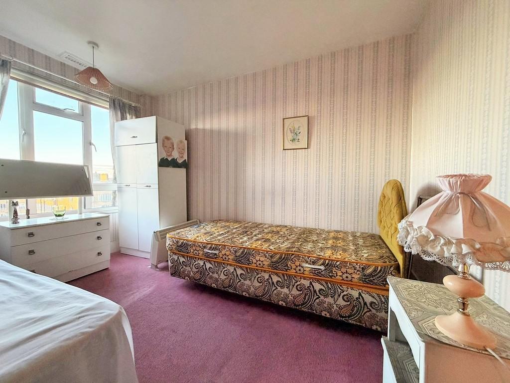 Bedroom 2i