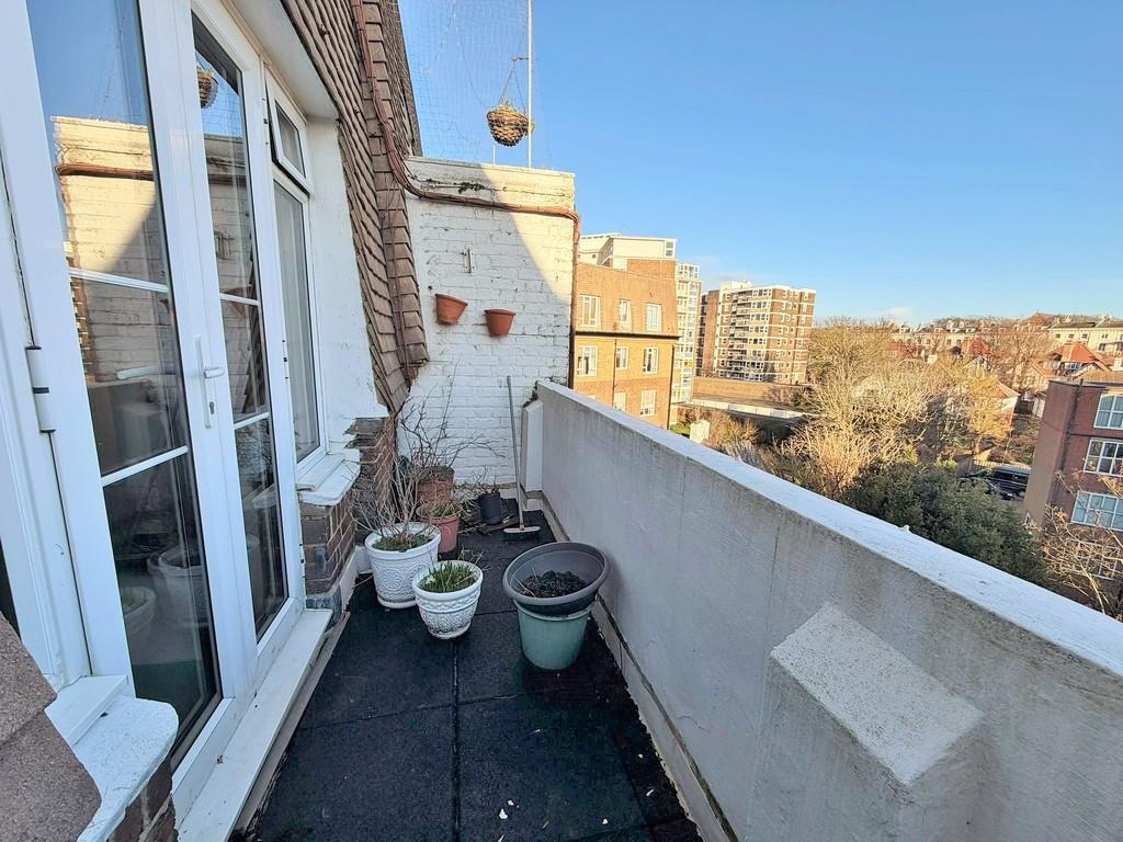Apartment in Hove, Brunswick, Brighton and Hove - More