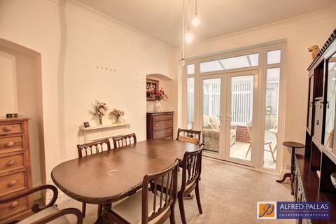 3 bedroom semi-detached house for sale, Cairns Road, Fulwell